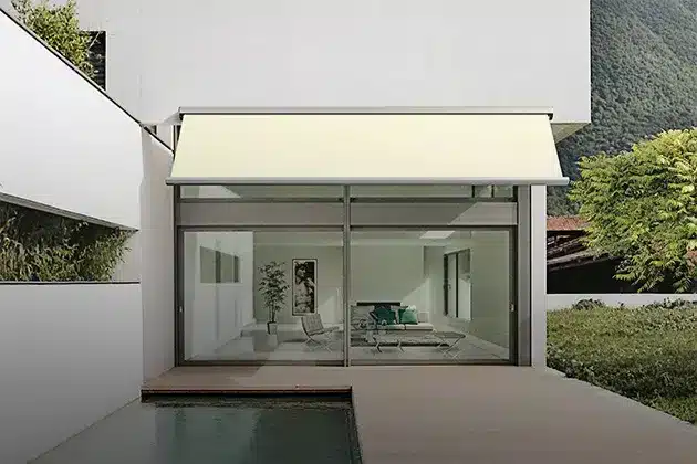 Pratic retractable arm awning, Ellise