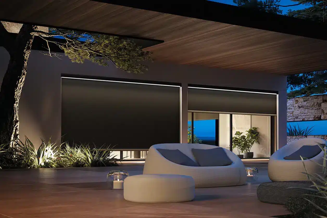 Verticle Drop Awnings, Pratic T-Zone Villa Californiana